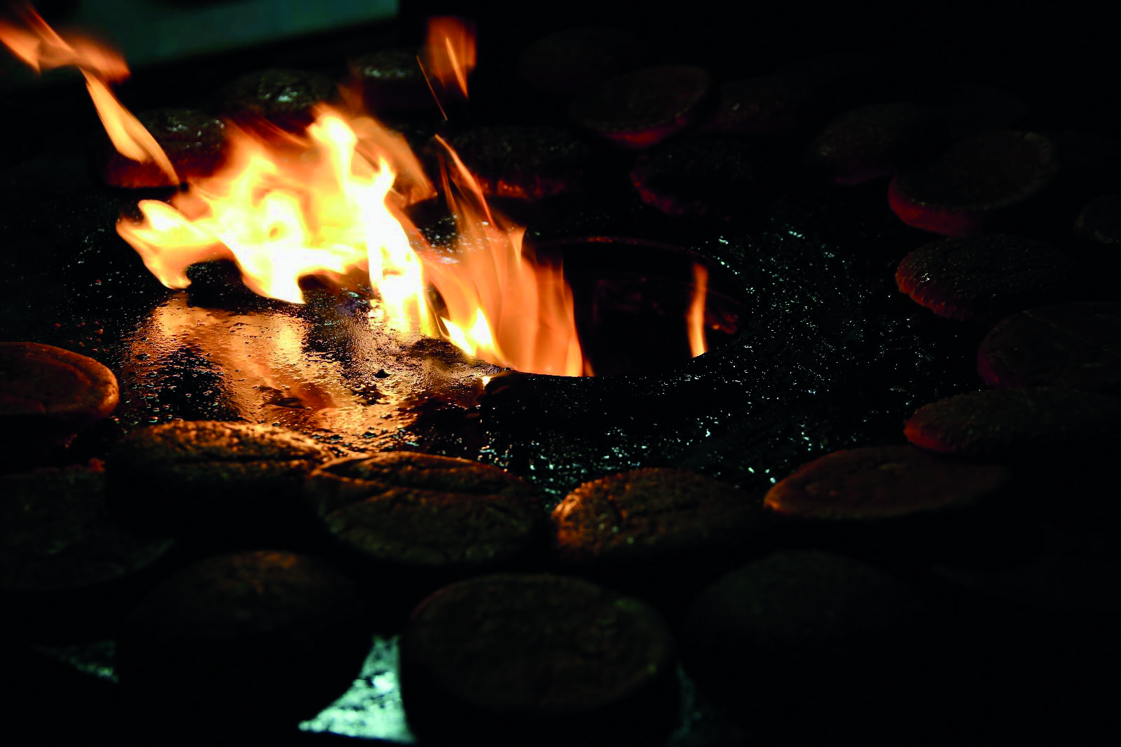 Grillplatte im Dunkeln